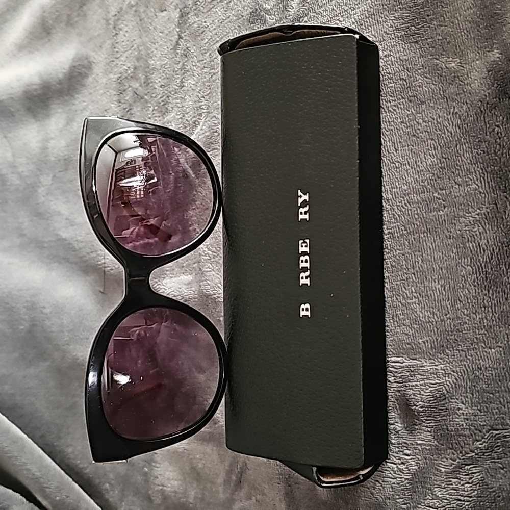 Burberry buckle sunglasses